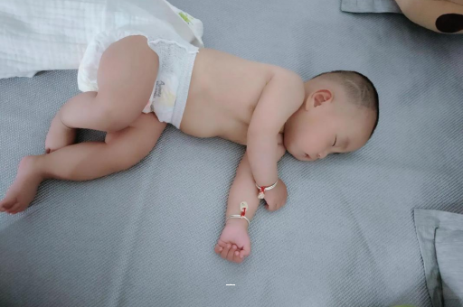 北票宝宝脚心出汗怎么回事